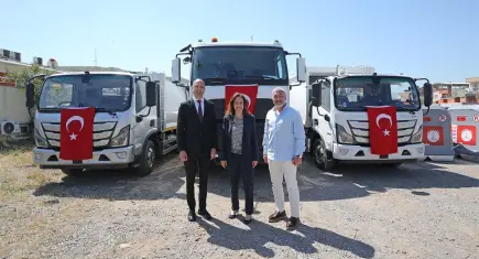 Karşıyaka’nın temizlik filosuna üç yeni araç