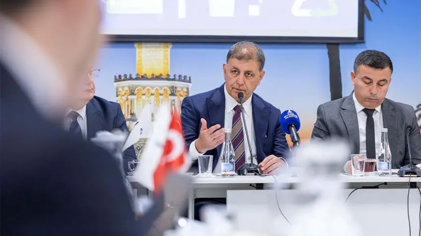 Başkan Tugay: İzmir yenilenebilir enerji ve teknoloji üssü olacak haberinin görseli