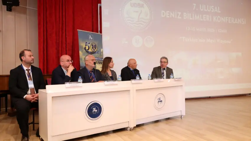 DEÜ’de ‘Türkiye’nin Mavi Vizyonu’ masaya yatırıldı haberinin görseli