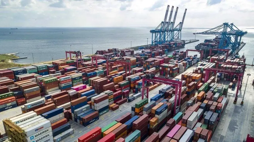 İhracatta tarihi rekor: Nisan ayında 25,4 milyar dolar haberinin görseli