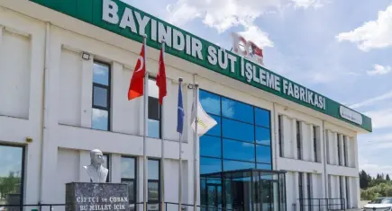 Bayındır Süt İşleme Tesisi’nde üretim güçlenerek sürüyor