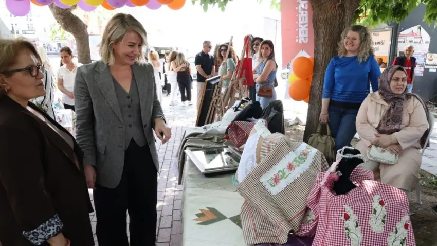 Çiğli’de kadın emeği yıl sonu sergisinde görücüye çıktı haberinin görseli