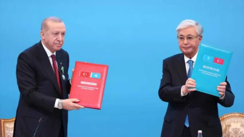 Cumhurbaşkanı Erdoğan'a Kazakistan'da "Hoca Ahmet Yesevi Nişanı" takdim edildi haberinin görseli