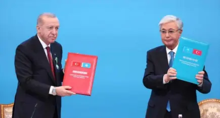 Cumhurbaşkanı Erdoğan'a Kazakistan'da "Hoca Ahmet Yesevi Nişanı" takdim edildi