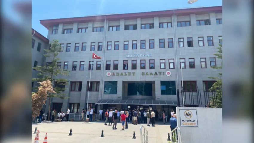 Manavgat Belediyesi davasında duruşmalar sona erdi, karar yarın açıklanacak haberinin görseli