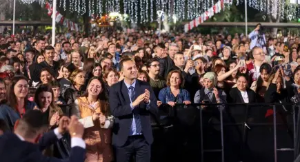 Bornova’da 19 Mayıs Gençlik Festivali coşkuyla başladı