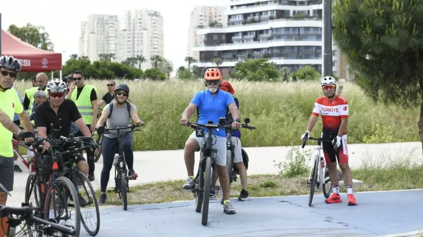Çiğli’de çevre ve iklim için pedal çevrildi haberinin görseli