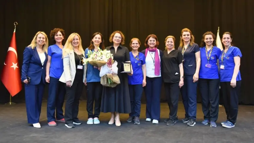 Ege Üniversitesi’nden Dünya Hemşireler Günü kutlandı haberinin görseli