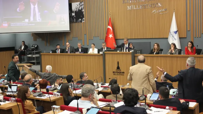 Meclis’te AK Partili güçlü isim tartışması: Telefon geldi süreç durdu haberinin görseli