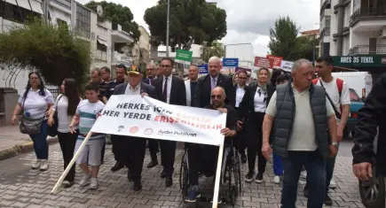 Menemen’de engelsiz yaşam için farkındalık yürüyüşü