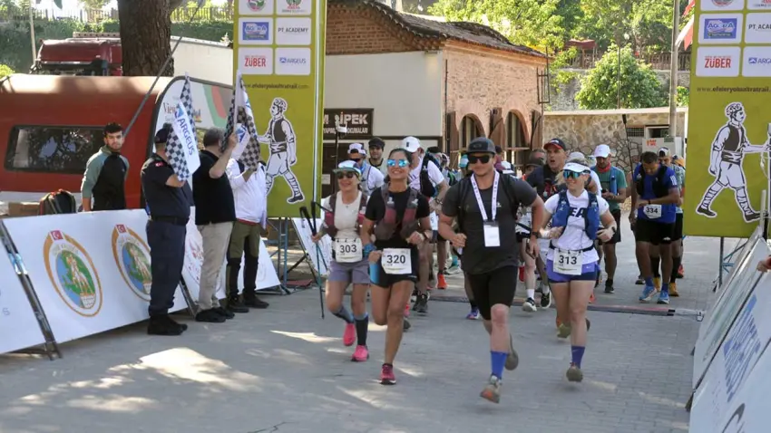 Efeler Yolu Ultra Trail Yarışları başladı haberinin görseli