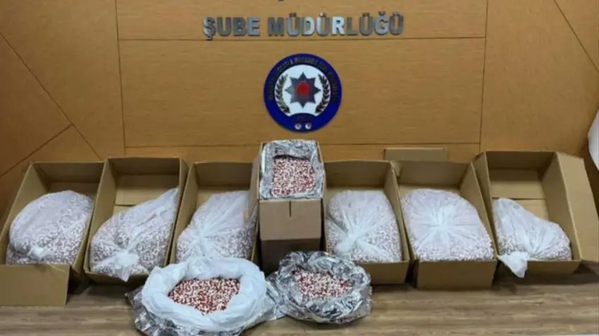 İzmir merkezli uyuşturucu operasyonunda 10 şüpheli tutuklandı haberinin görseli