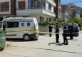 Parkta elleri kanlı şekilde otururken fark edildi: Anne babasını öldürdüğü ortaya çıktı