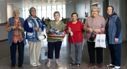 Huzurevi sakinlerinden çocuklara sıcak destek