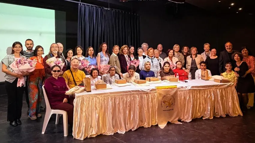 İzmir’de engelleri aşan öyküler ödüllendirildi haberinin görseli