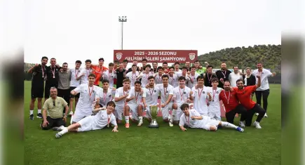 Manisa FK U19 Türkiye Şampiyonu