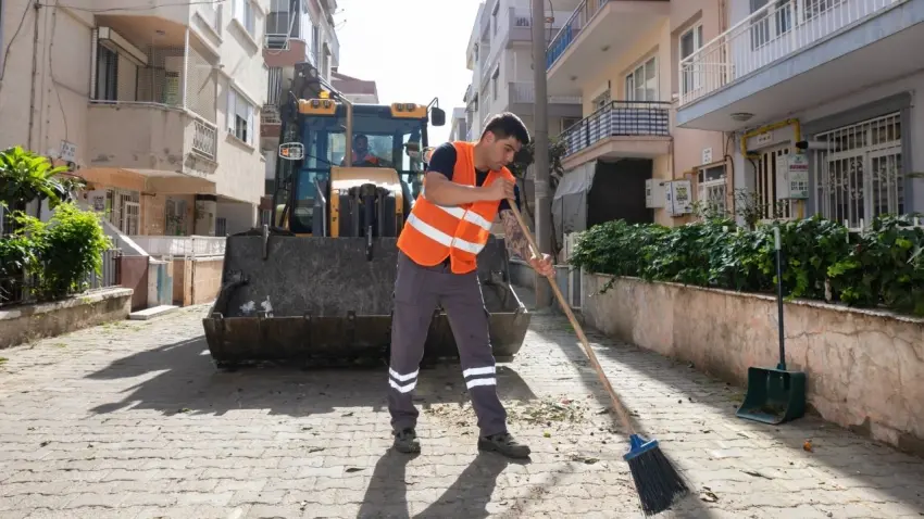 Narlıdere’de temizlik çalışmaları sürüyor haberinin görseli