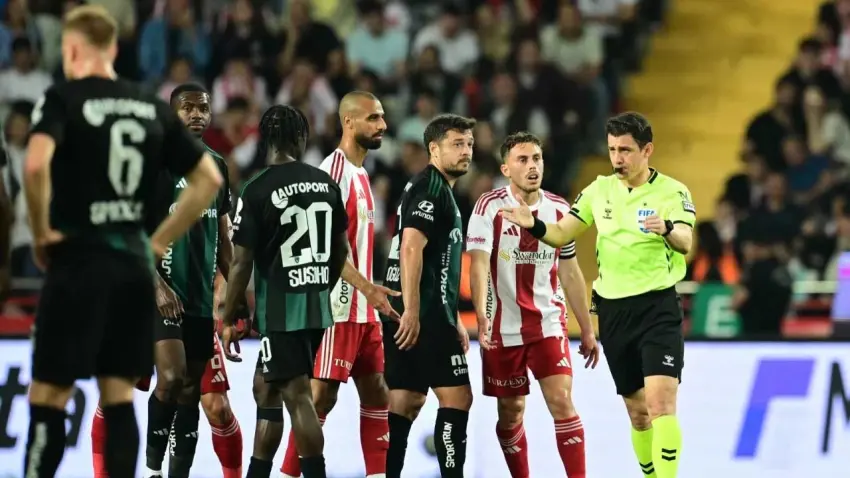 Süper Lig'de küme düşen son takım belli oldu haberinin görseli