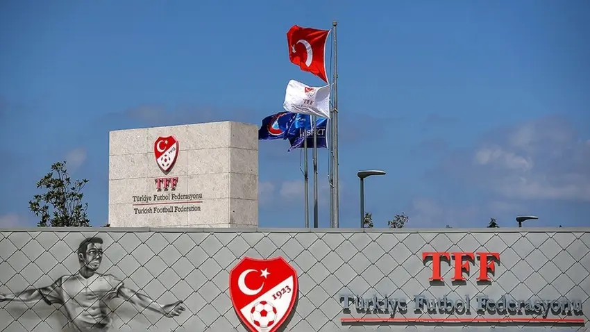 Trabzonspor, saha olayları nedeniyle PFDK'ye sevk edildi haberinin görseli