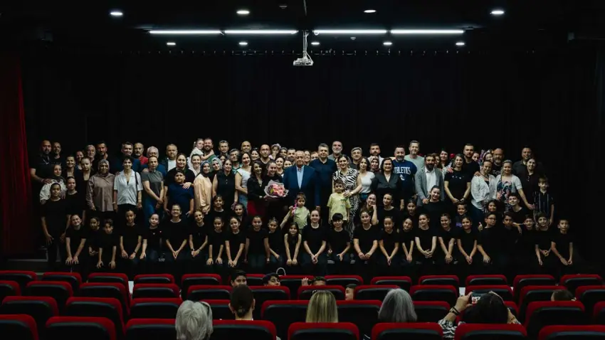 ASEV öğrencilerinden yıl sonu performansı büyük alkış aldı haberinin görseli