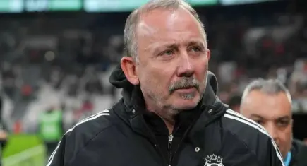 Beşiktaş’ta Sergen Yalçın ile yollar ayrıldı: Gözler yeni teknik direktörün kim olacağına çevrildi