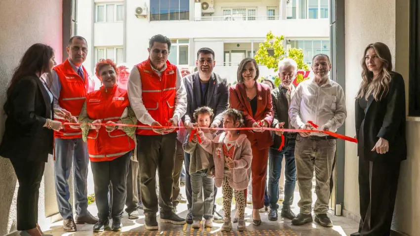 Karabağlar’da dayanışma güçleniyor: Sosyal Market’in yeni şubesi Çalıkuşu’nda hizmette haberinin görseli