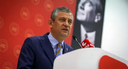 Özgür Özel’den AK Parti’ye: Gençleri kandırmaya ve kullanmaya çalışmışlar