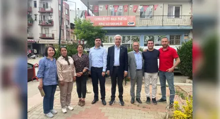 Özgür Özel’in saha programı kapsamında CHP İzmir sahaya indi