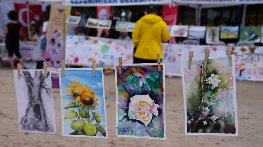 Seferihisar’da uluslararası suluboya festivali sanatseverleri buluşturdu haberinin görseli