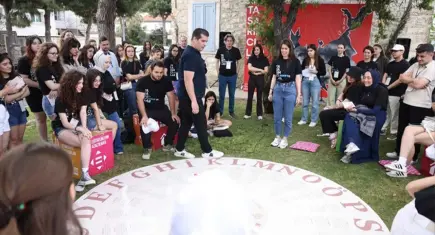 Tasarımcılar Çeşme’de ikinci kez gençlerle buluştu
