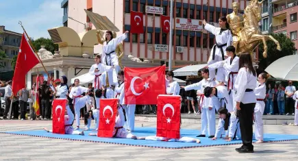 Başkan Pehlivan’dan 19 Mayıs Mesajı: “Gençliğin Yanında Olmak, Geleceğe Sahip Çıkmaktır”