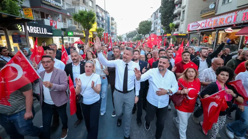 Buca’da 19 Mayıs coşkusu meydanlara taştı haberinin görseli