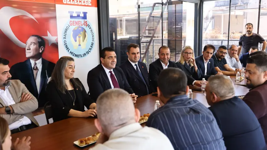 CHP İzmir’den sendikalara ziyaret haberinin görseli