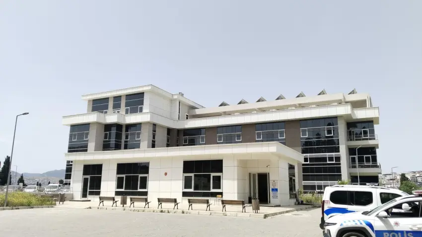 İzmir haber: Şantiye alanında yanmış kadın cesedi bulundu haberinin görseli