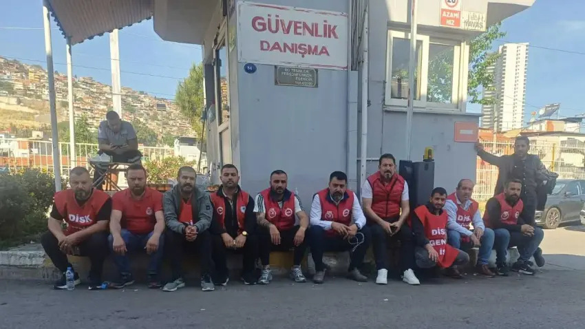 Konak’ta sendikal kriz: Çöp toplama hizmeti durdu haberinin görseli