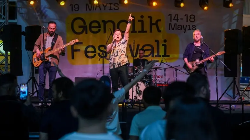 Küçükpark’ta gençlik festivali coşkusu yaşandı haberinin görseli