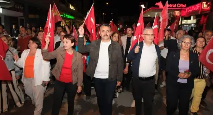Dikili’de 19 Mayıs Bayramı büyük coşkuyla kutlandı