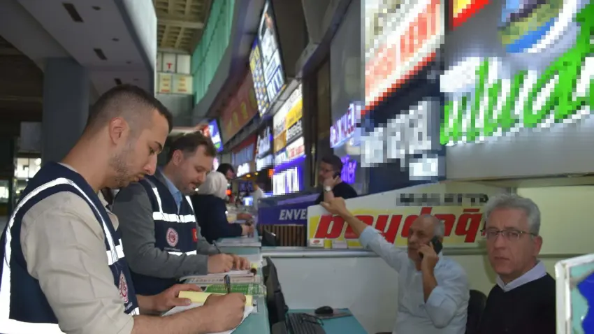 İzmir’de bayram öncesi sıkı denetim: İşletmelere ceza yağdı haberinin görseli