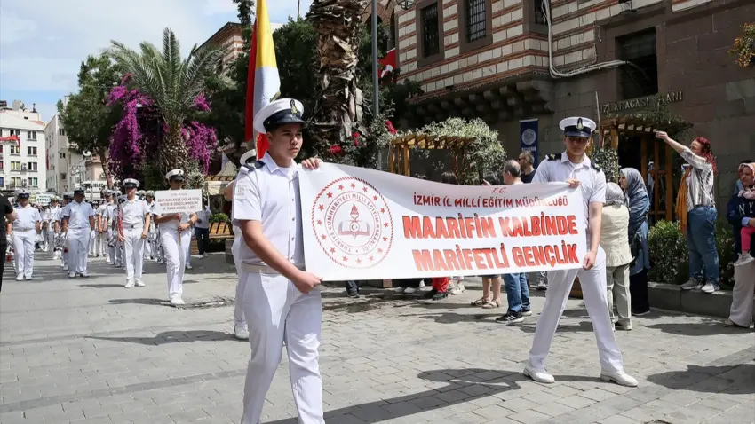 İzmir’de mesleki eğitime dikkat çeken yürüyüş haberinin görseli