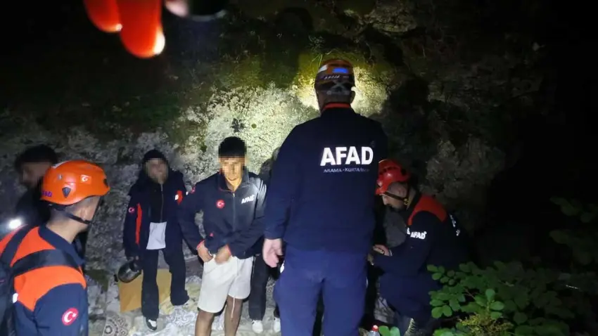İzmir'de şelale bölgesinde kaybolan 4 genç bulundu haberinin görseli