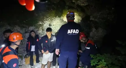 İzmir'de şelale bölgesinde kaybolan 4 genç bulundu