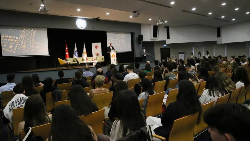 İzmir’de Türk Medeni Kanunu’nun hazırlık süreci konuşuldu haberinin görseli