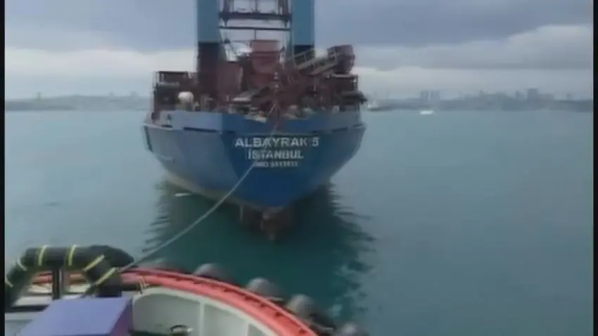 Marmara Denizi'nde makine arızası yapan gemiye müdahale haberinin görseli