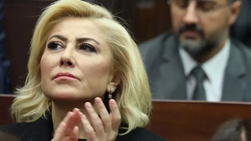AK Partili Şebnem Bursalı Aksoy’dan İZSU Tarifesine Tepki: Bu indirim değil, bindirimdir haberinin görseli