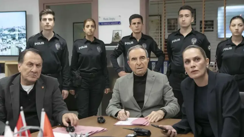 Arka Sokaklar final iddiası: Rıza baba ve ekibi veda mı ediyor? haberinin görseli