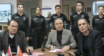 Arka Sokaklar final iddiası: Rıza baba ve ekibi veda mı ediyor?