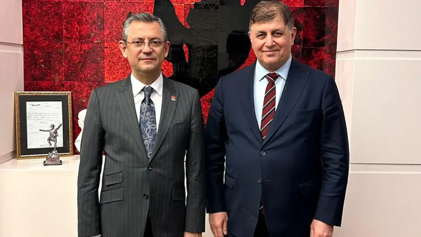 Başkan Tugay’dan Özel’e destek: İzmir olarak üzerimize ne düşüyorsa sonuna kadar yapacağız haberinin görseli
