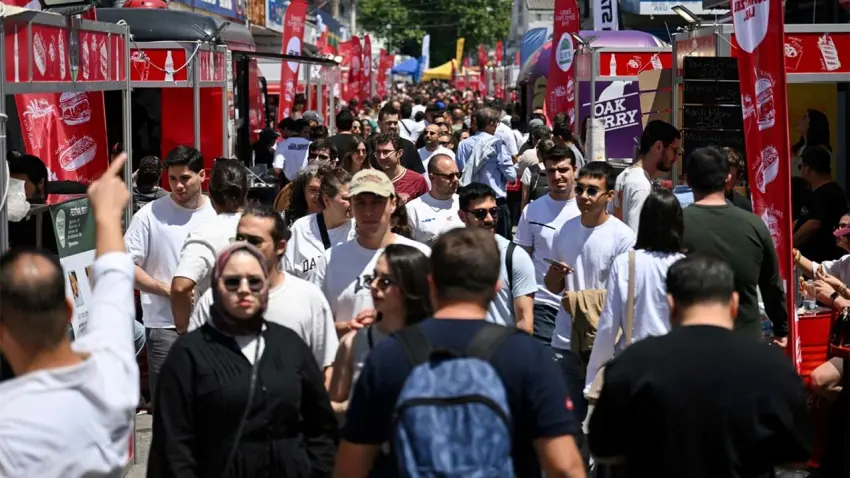 Bornova sanayisi festivalle renklendi  haberinin görseli