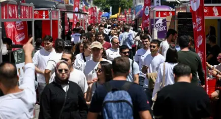 Bornova sanayisi festivalle renklendi 