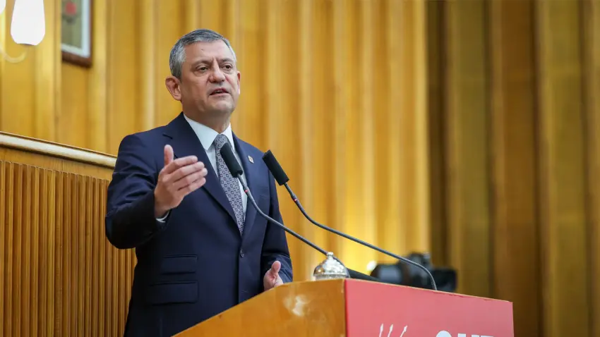 CHP’de kritik MYK toplantısı sona erdi! Özgür Özel açıklama yapıyor: Yargıtay’a ilk itirazımızı yaptık haberinin görseli